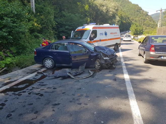 accident microbuz 110819 (1)