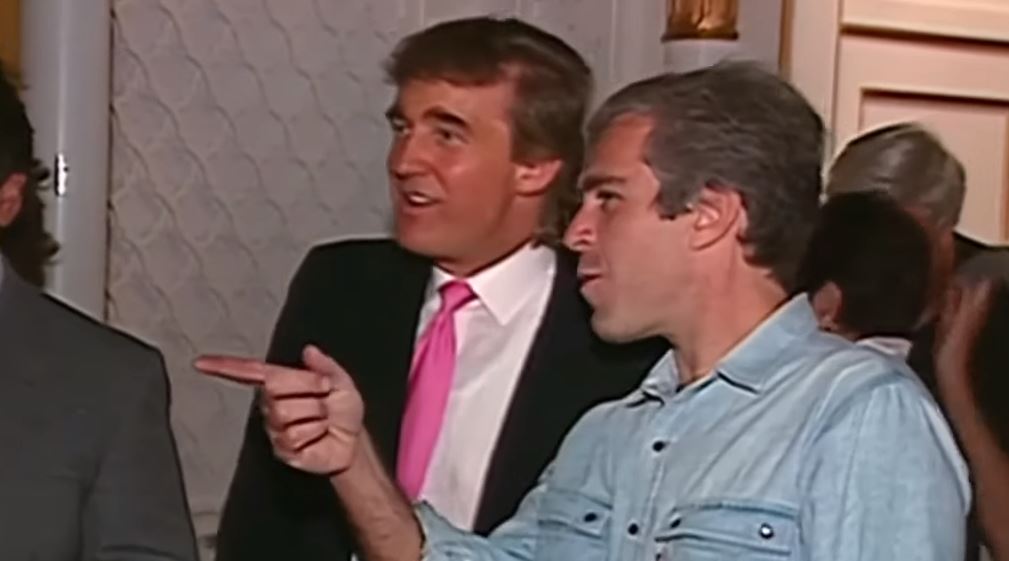 O scrisoare cu desenul unei femei goale, primită de Epstein când împlinea 50 de ani, are semnătura lui Trump. Președintele SUA neagă