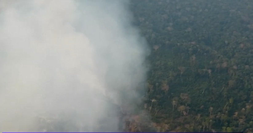 Emisfera sudica, invadata de fumul din Amazon. Incendiile, vizibile din spatiu