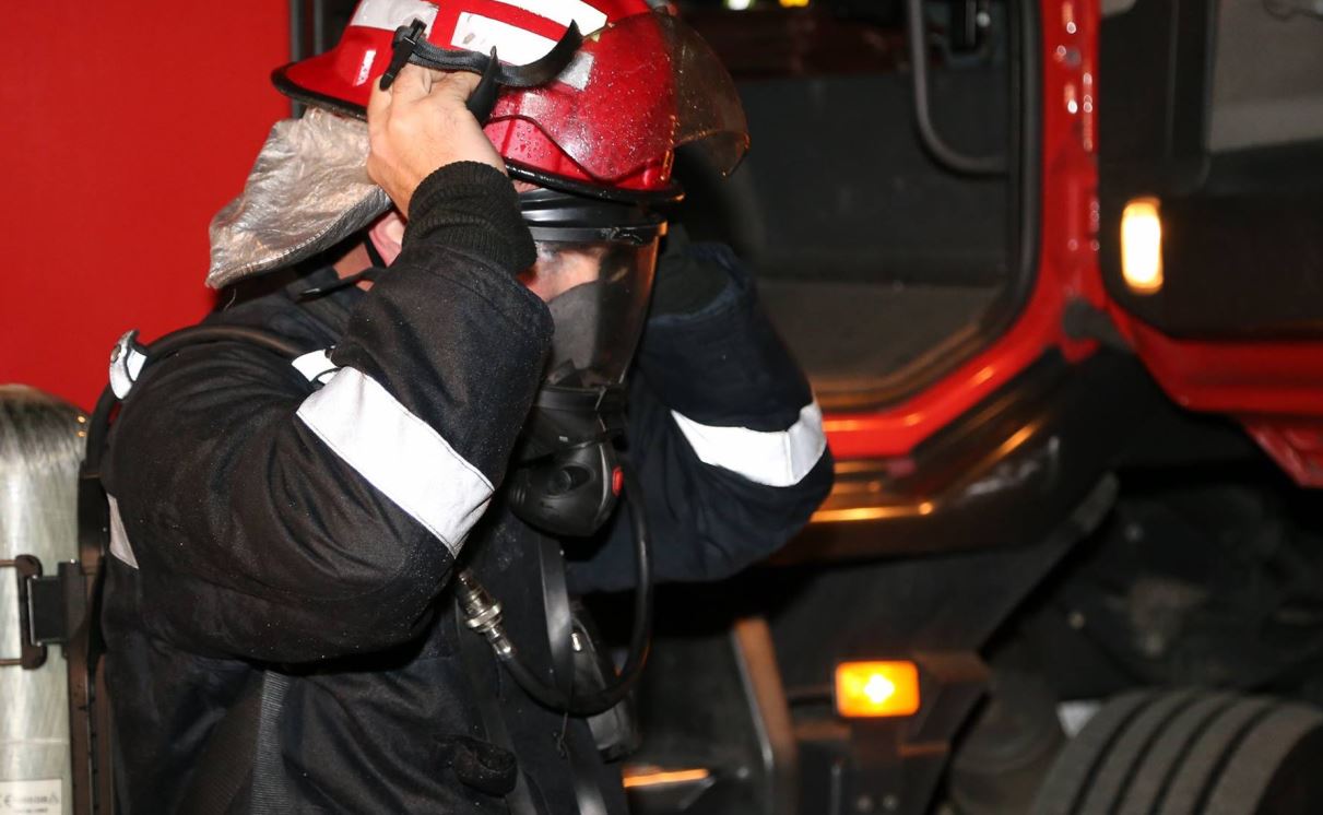 Politistii au gasit pe un camp o masina arsa in totalitate si un cadavru in interior, dupa o sesizare la 112