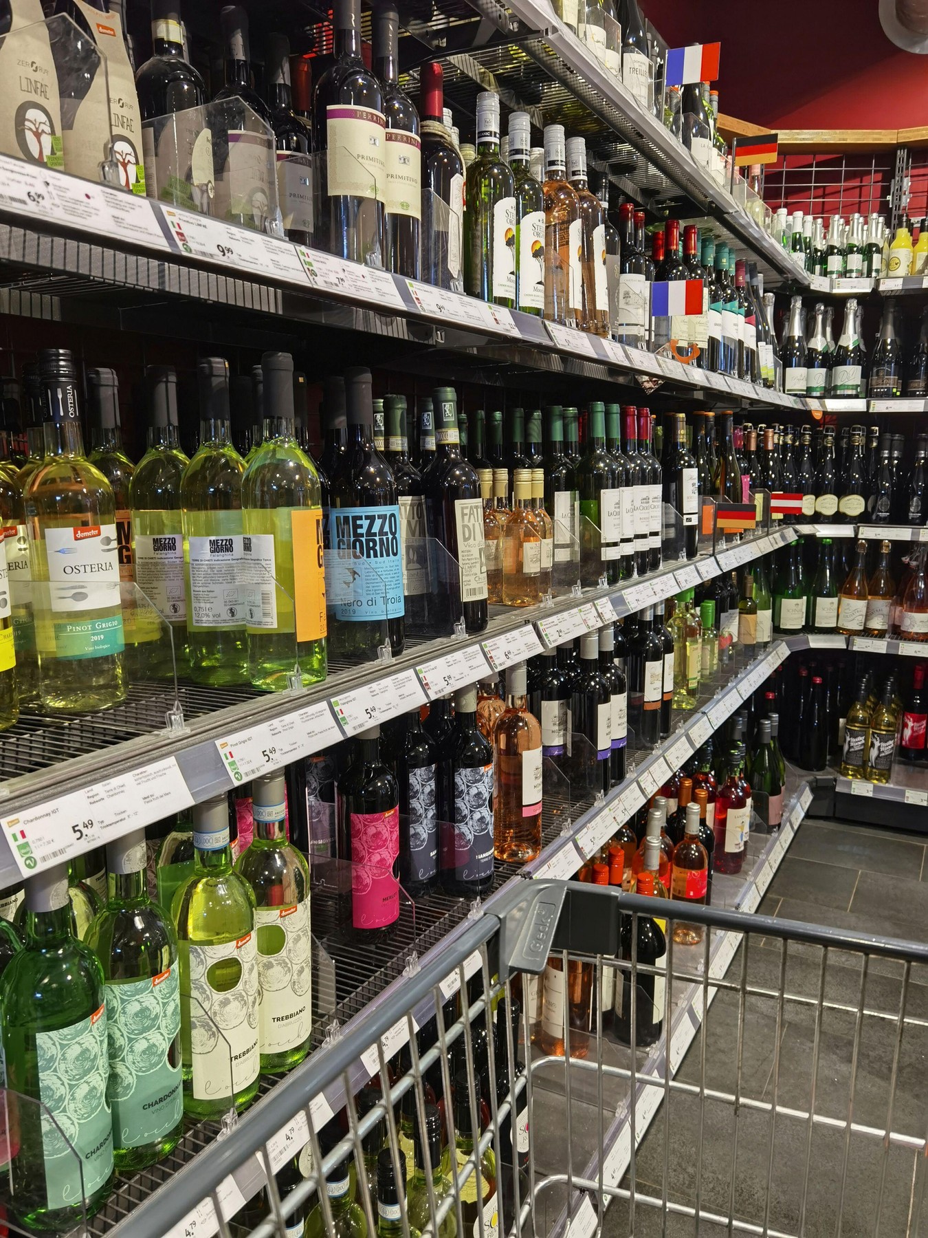 Una dintre cele mai afectate țări de pandemie a interzis vânzarea de alcool până pe 15 ianuarie