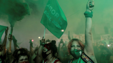 Argentina legalizează avortul printr-un vot istoric în Parlament