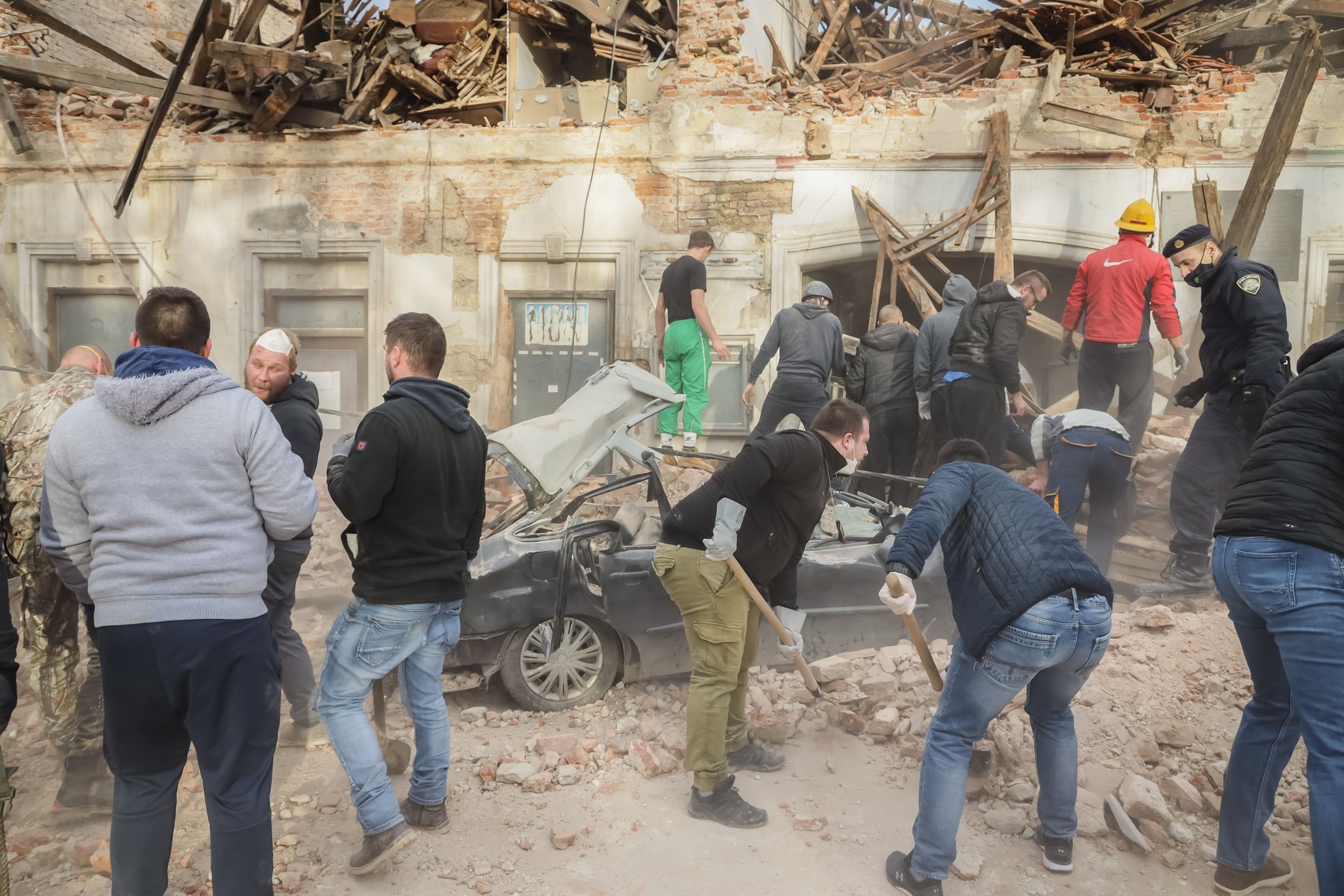 România trimite ajutoare umanitare în Croația de peste 640.000 de lei