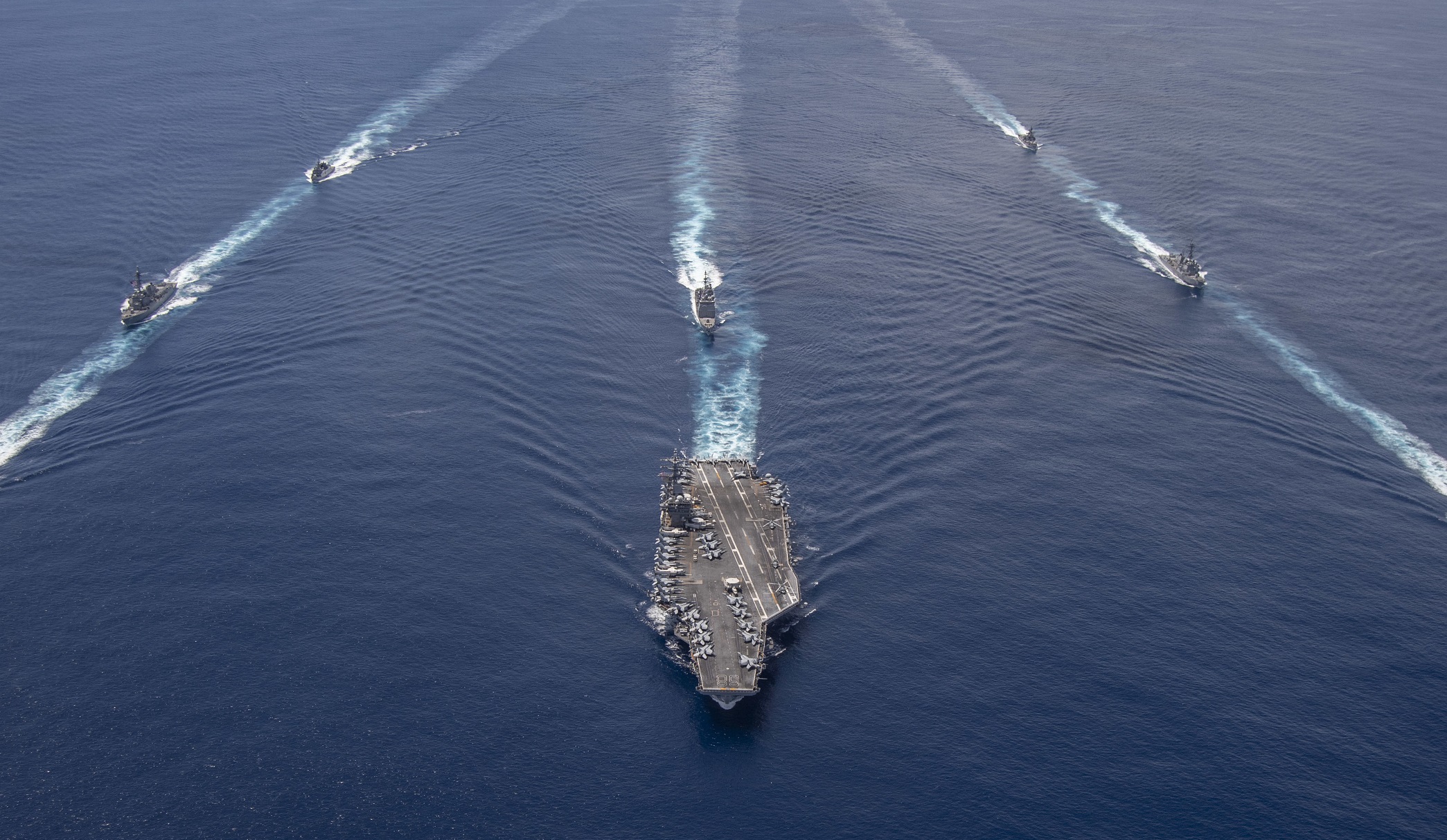 Tensiuni SUA - Iran. Portavionul USS Nimitz rămâne în Golful Persic, din cauza „amenințărilor” liderilor iranieni la adresa lui Trump