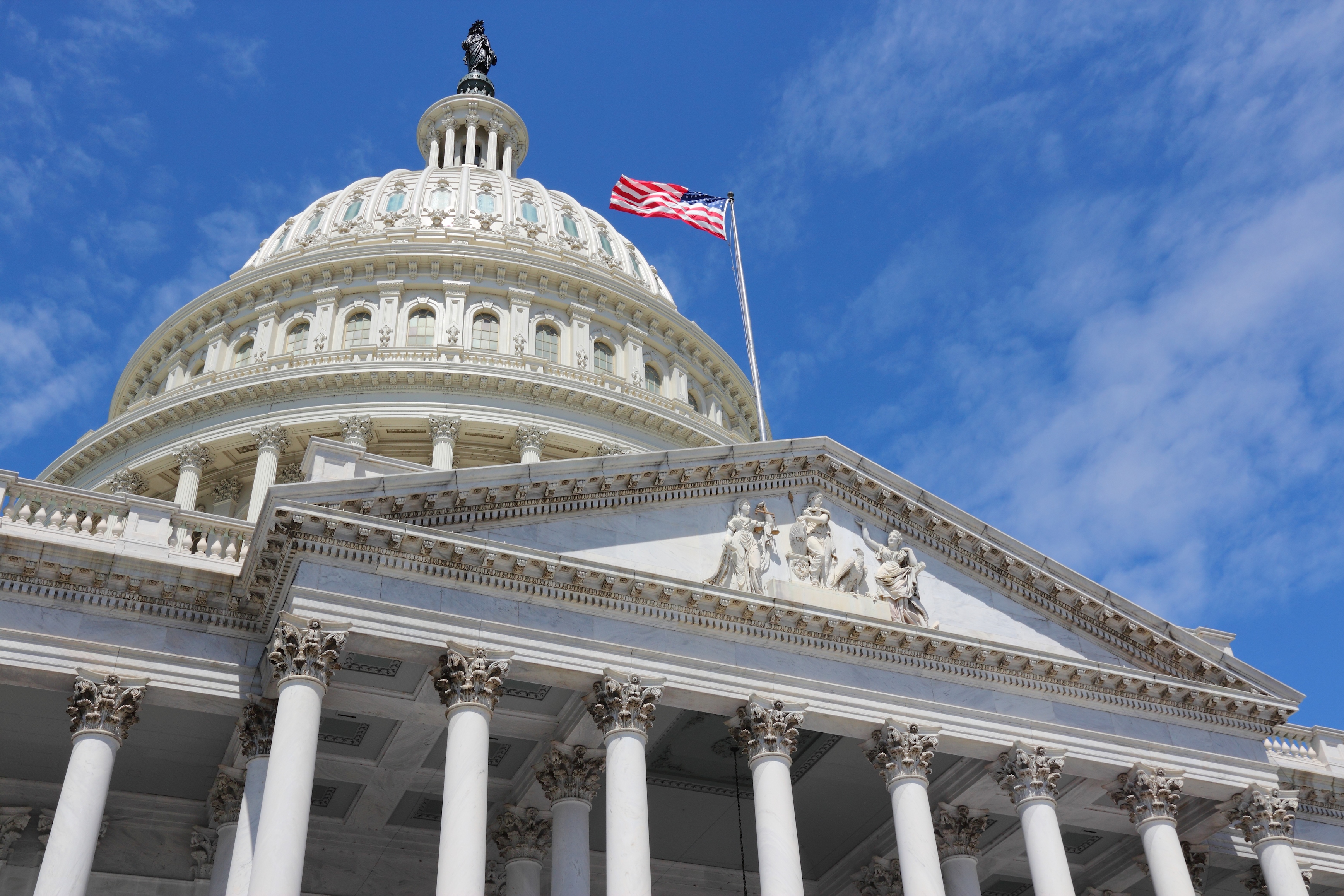 Aproape 200 de oameni de afaceri reprezentând companii de top cer Congresului să valideze victoria lui Joe Biden
