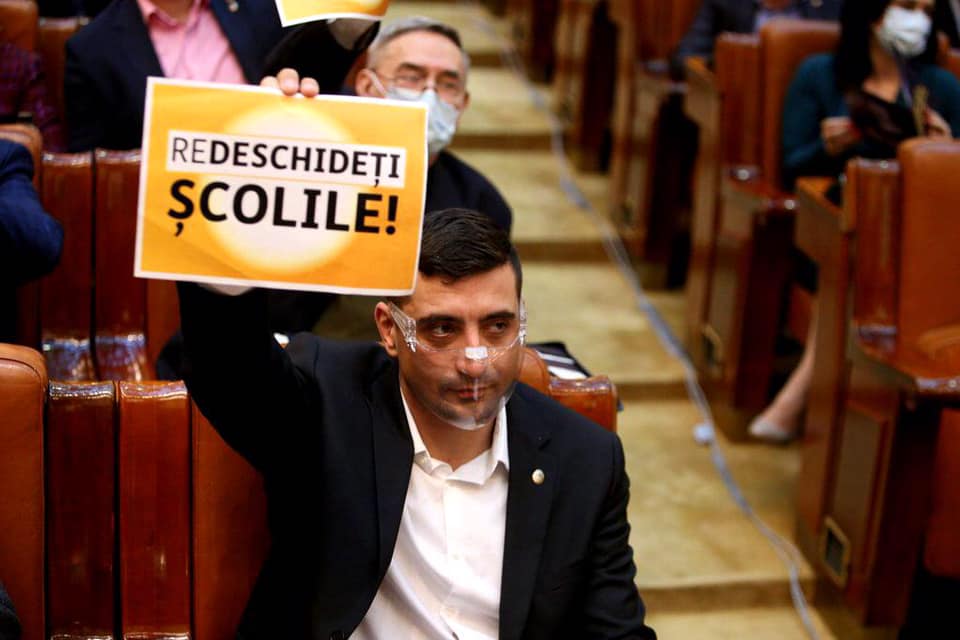 Ministrul Educației după întâlnirea cu reprezentanții AUR: soluția școlilor de vară propusă de ei este una corectă