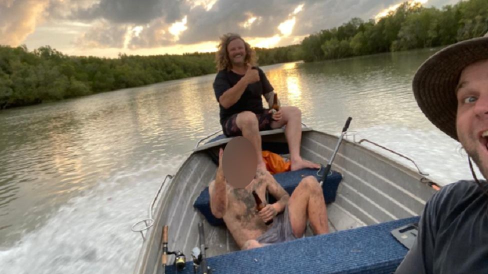 Un fugar a supraviețuit printre crocodili timp de 4 zile, în Australia. Reacția pescarilor care l-au găsit