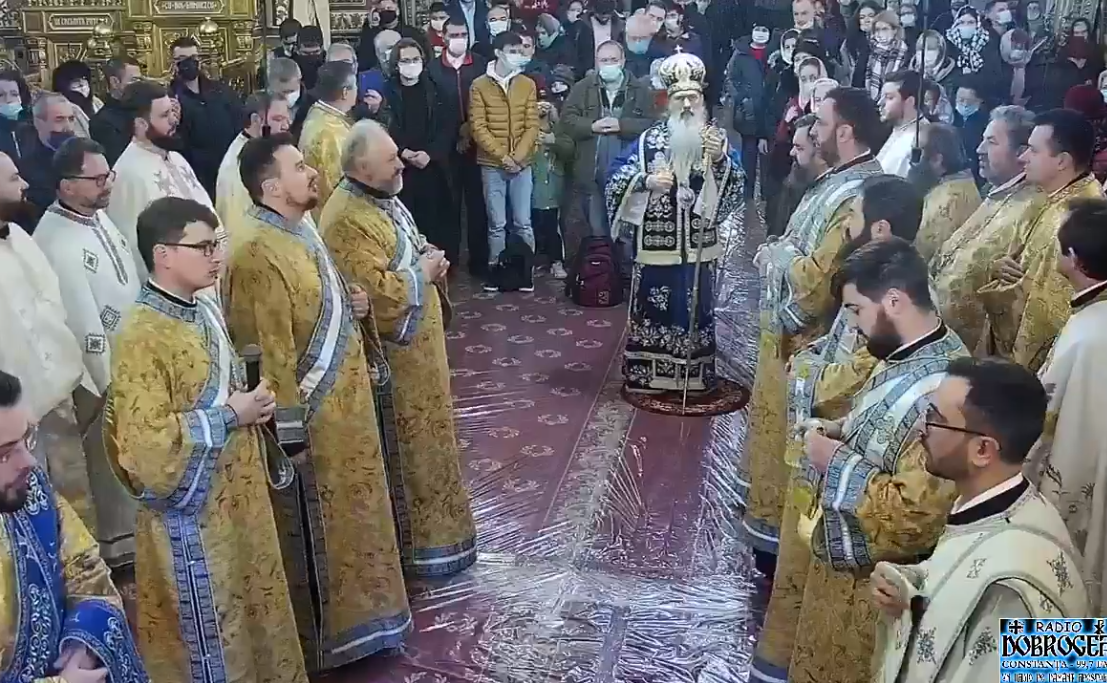 VIDEO. Mii de oameni participă la slujba de Bobotează de la Constanța