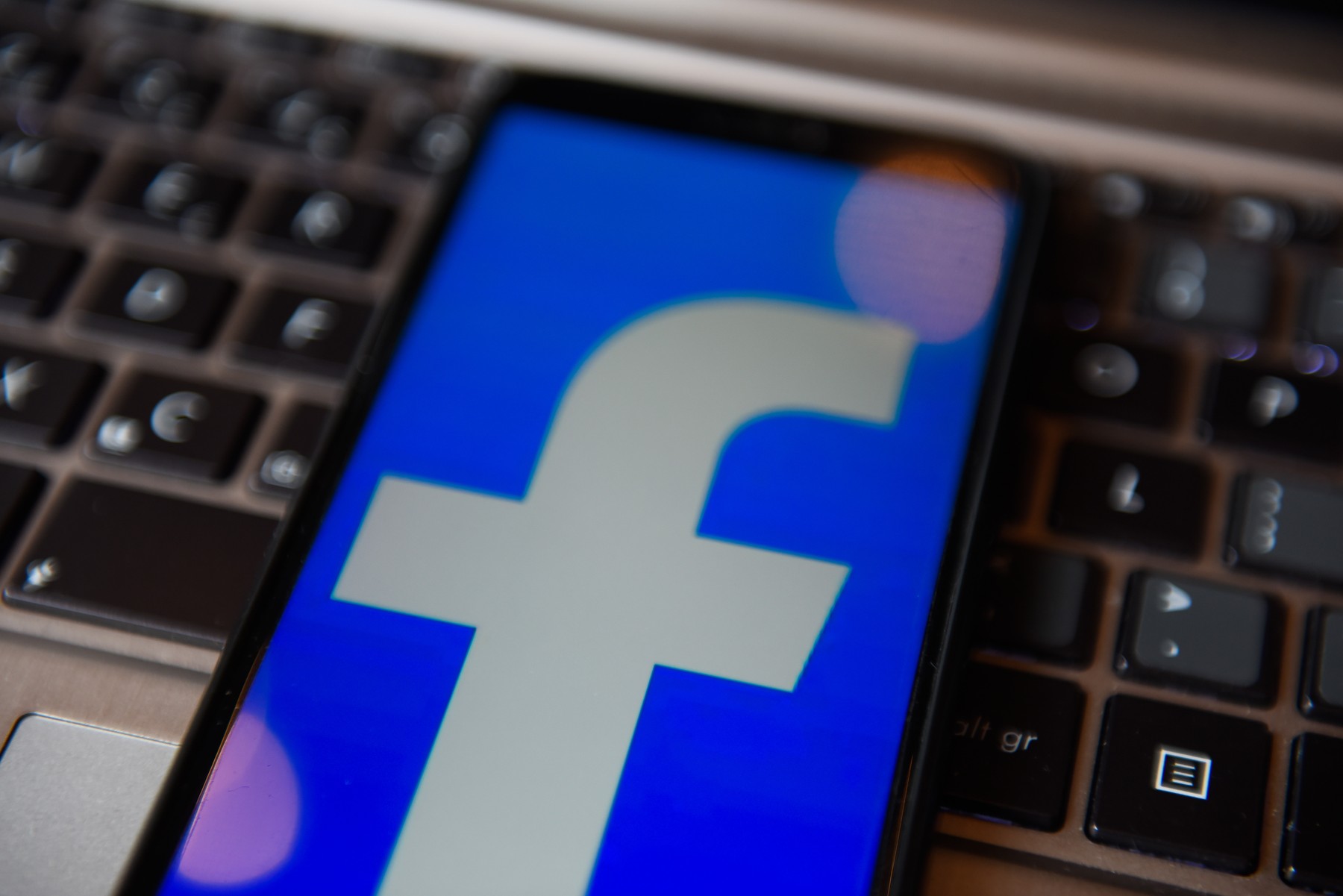 Butonul „Like” de pe Facebook, eliminat pentru unele pagini