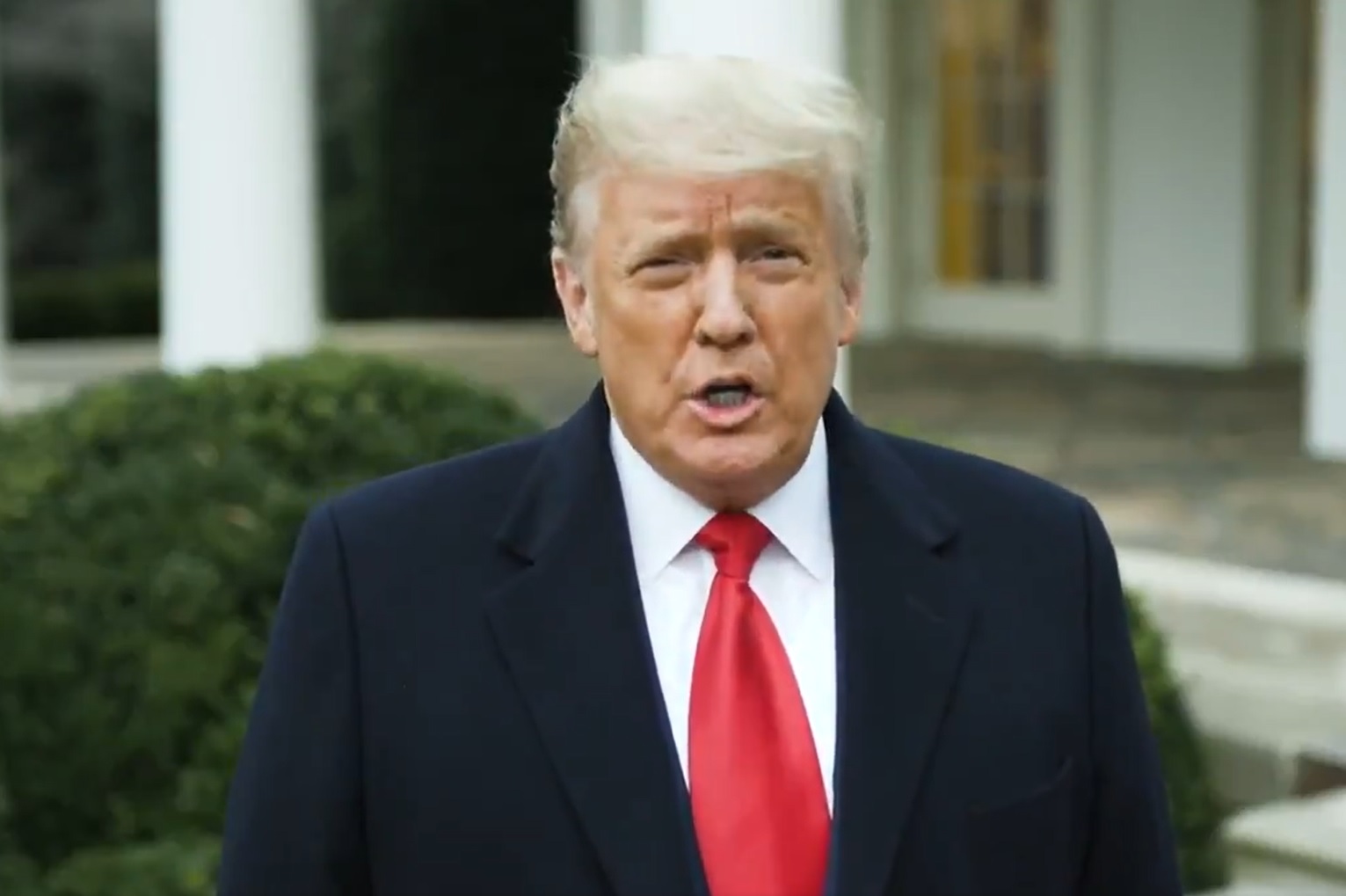 Donald Trump le-a transmis un mesaj susținătorilor săi: Duceți-vă acasă, vă iubim, sunteți foarte speciali