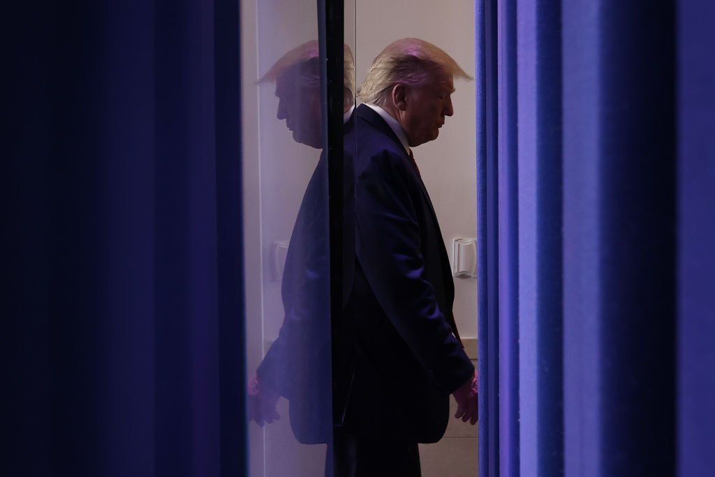 Donald Trump, tot mai singur. Încă patru oficiali cu rol cheie în administrația SUA îl părăsesc brusc