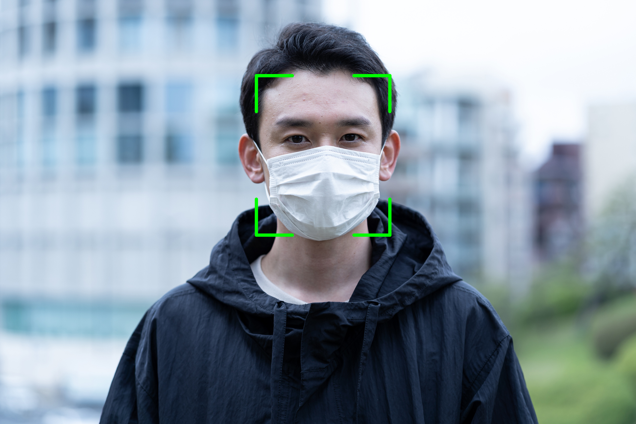 Și persoanele cu mască pot fi recunoscute. O companie japoneză a dezvoltat un sistem de recunoaștere facială cu o precizie de 99,9%
