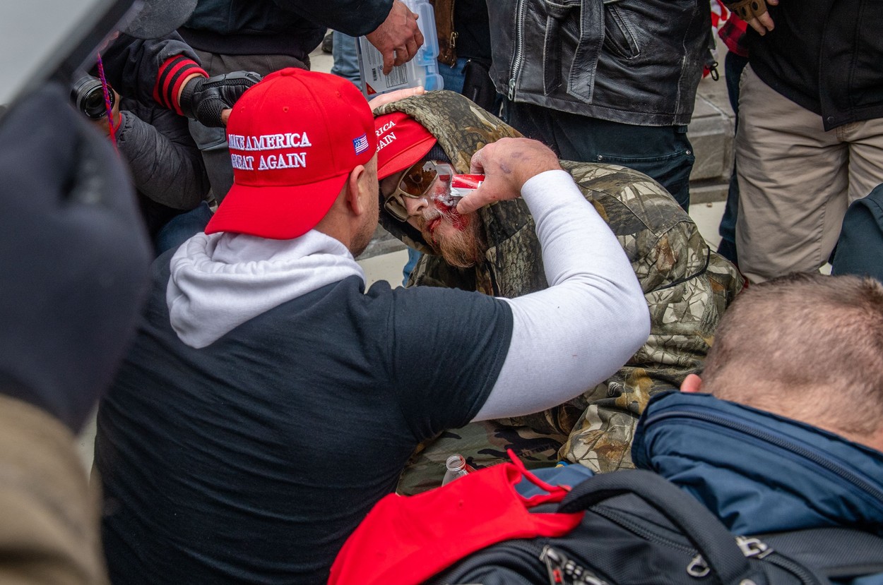 Trump dă vina pe mișcarea Antifa pentru violențele de la Capitoliu. Replica unui congresman republican: „Am fost acolo”