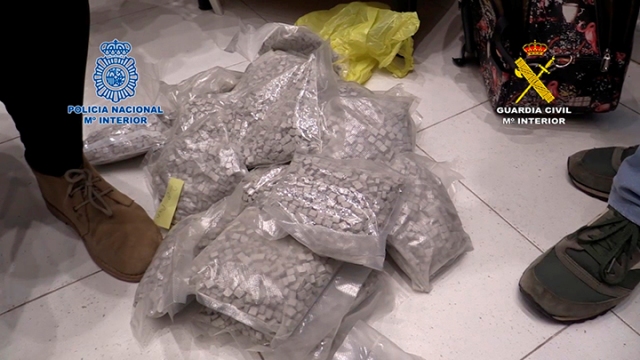 Captură-record de peste 800.000 de comprimate de ecstasy. Din rețea făceau parte şi români