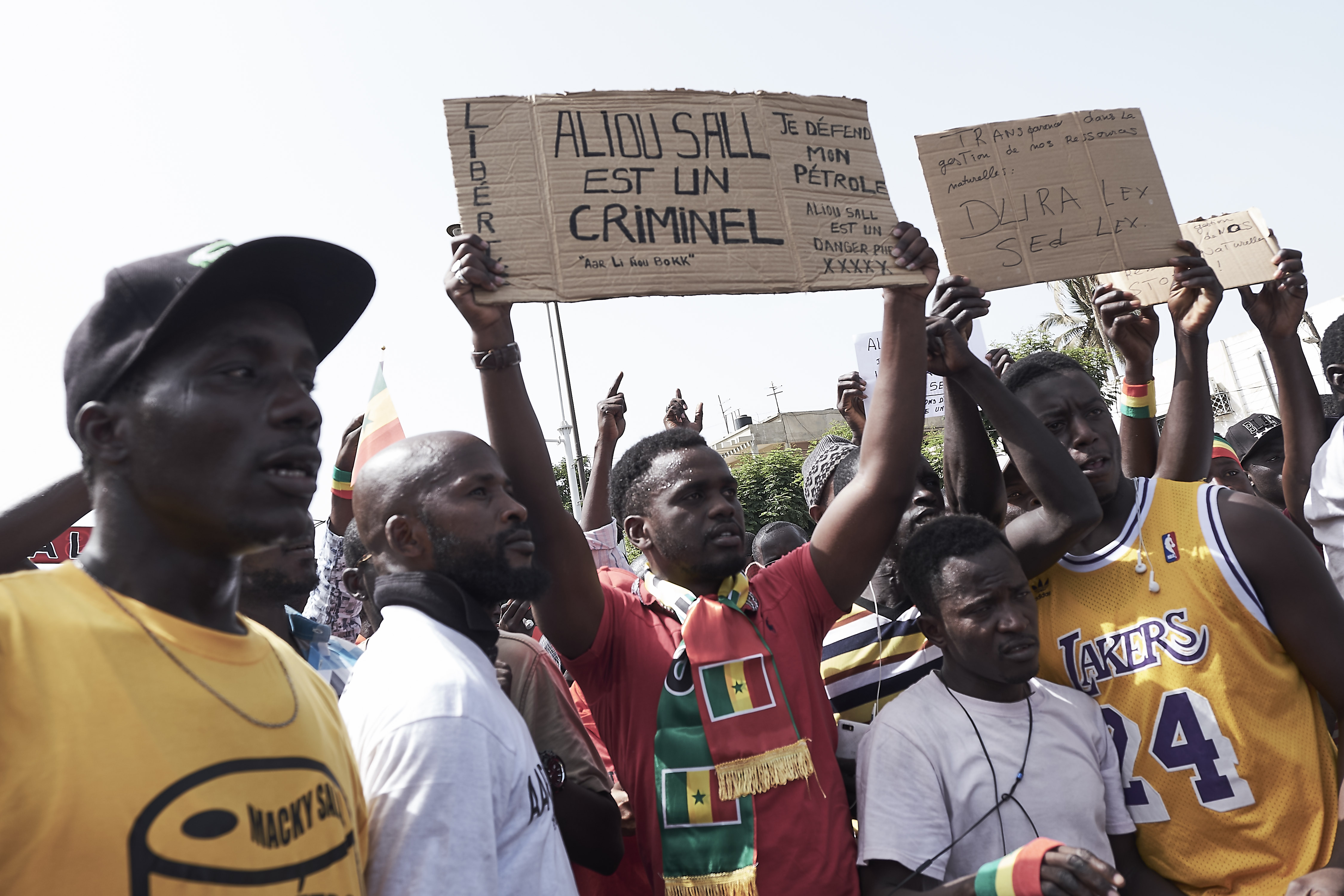 Justiția din Senegal clasează un dosar de corupție în care apărea fratele președintelui, dar și omul de afaceri Frank Timiș