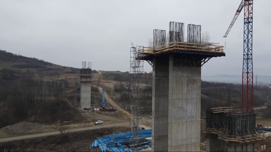 Câți kilometri de autostradă ar urma să se deschidă în 2021 în România. Vestea bună a anului