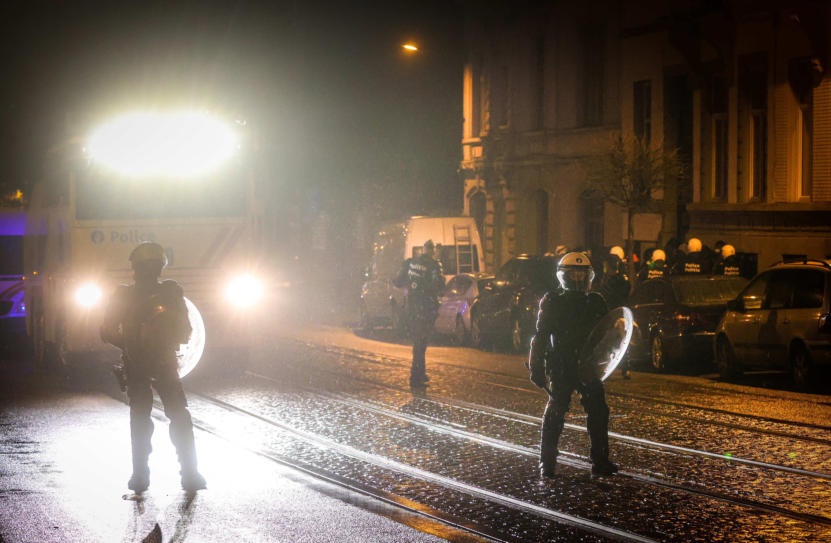 Protest în Belgia, după moartea unui tânăr de culoare aflat în custodia poliției. Mașina regelui, atacată cu pietre