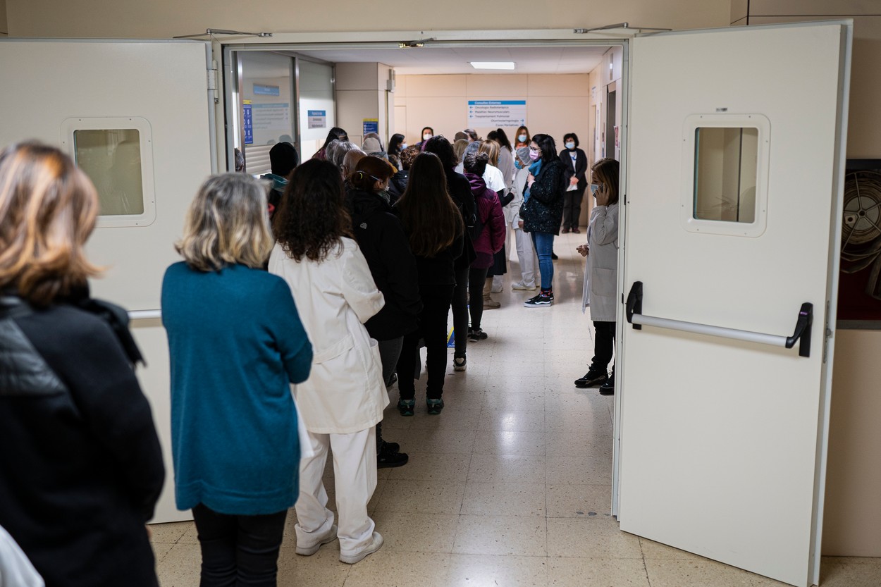 „Risc extrem” în Spania, care a ajuns la cote fără precedent de cazuri noi de infecții într-o zi