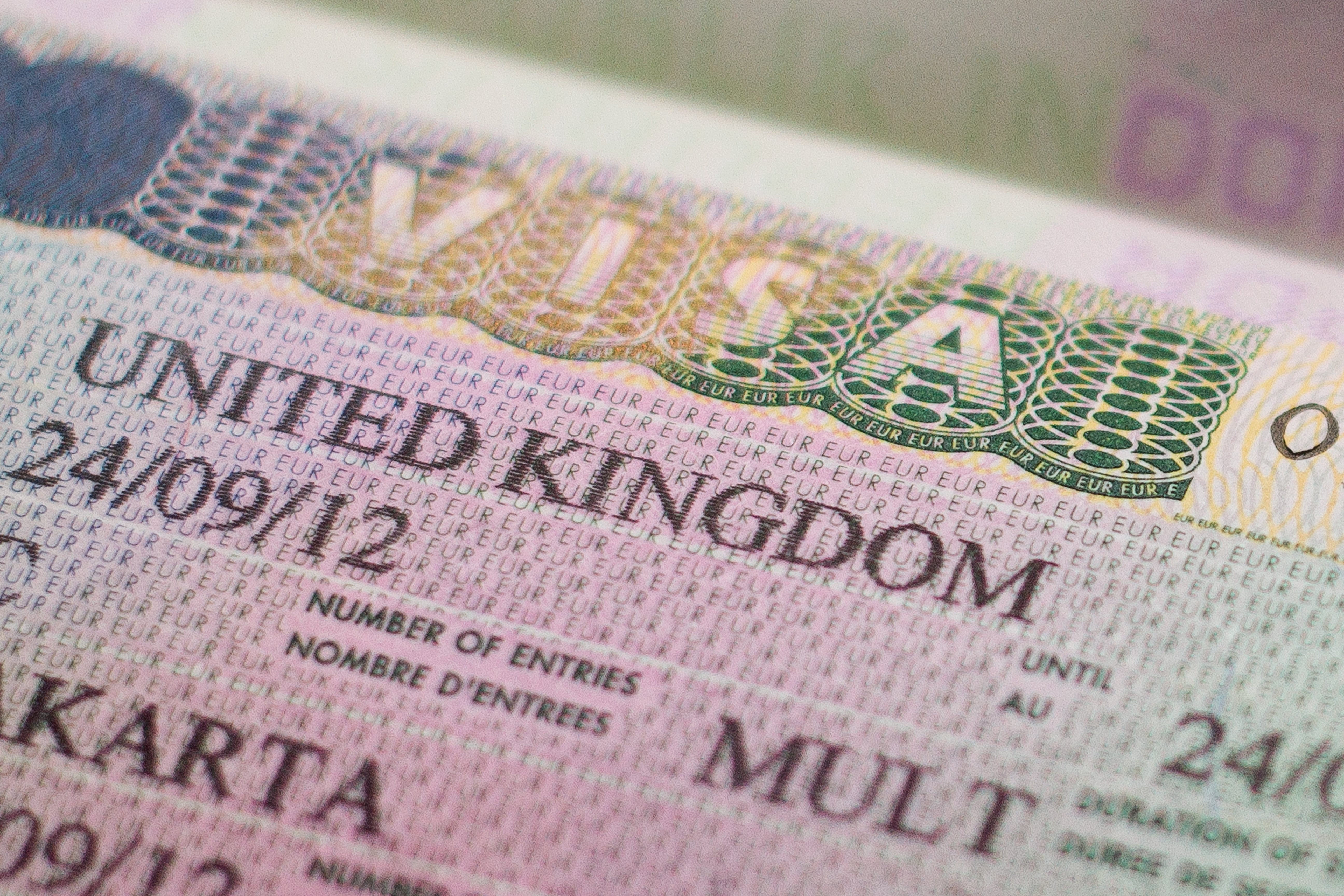 MAE cere guvernului britanic sa reduca si in cazul romanilor taxa aplicata vizei de munca