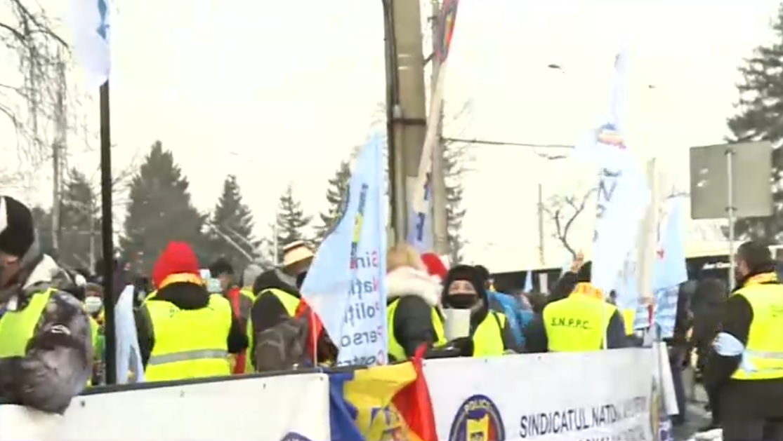 Protest in fata Administratiei Prezidentiale. Sindicalistii sunt nemultumiti de salariul minim si nivelul pensiilor