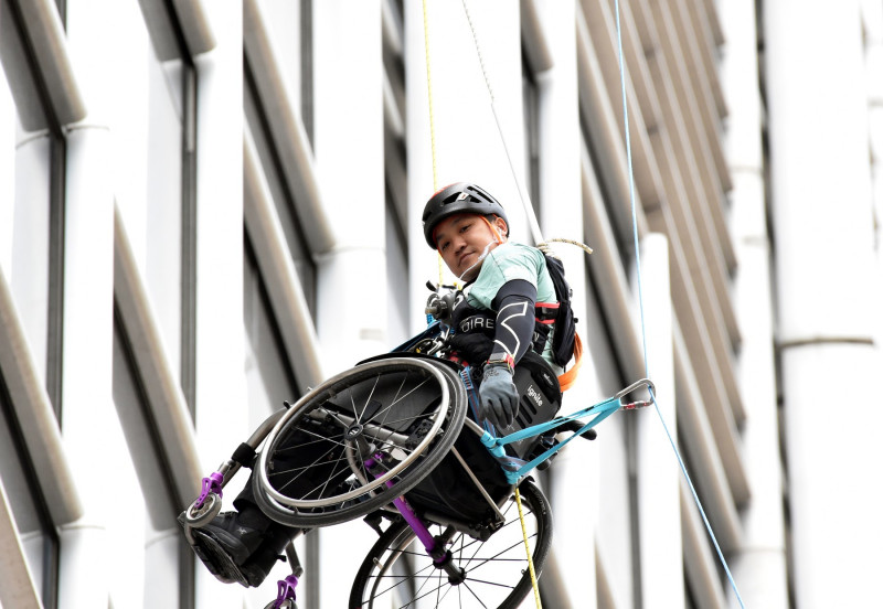 Lai Chi Wai climbs Nina Tower to raise donation
