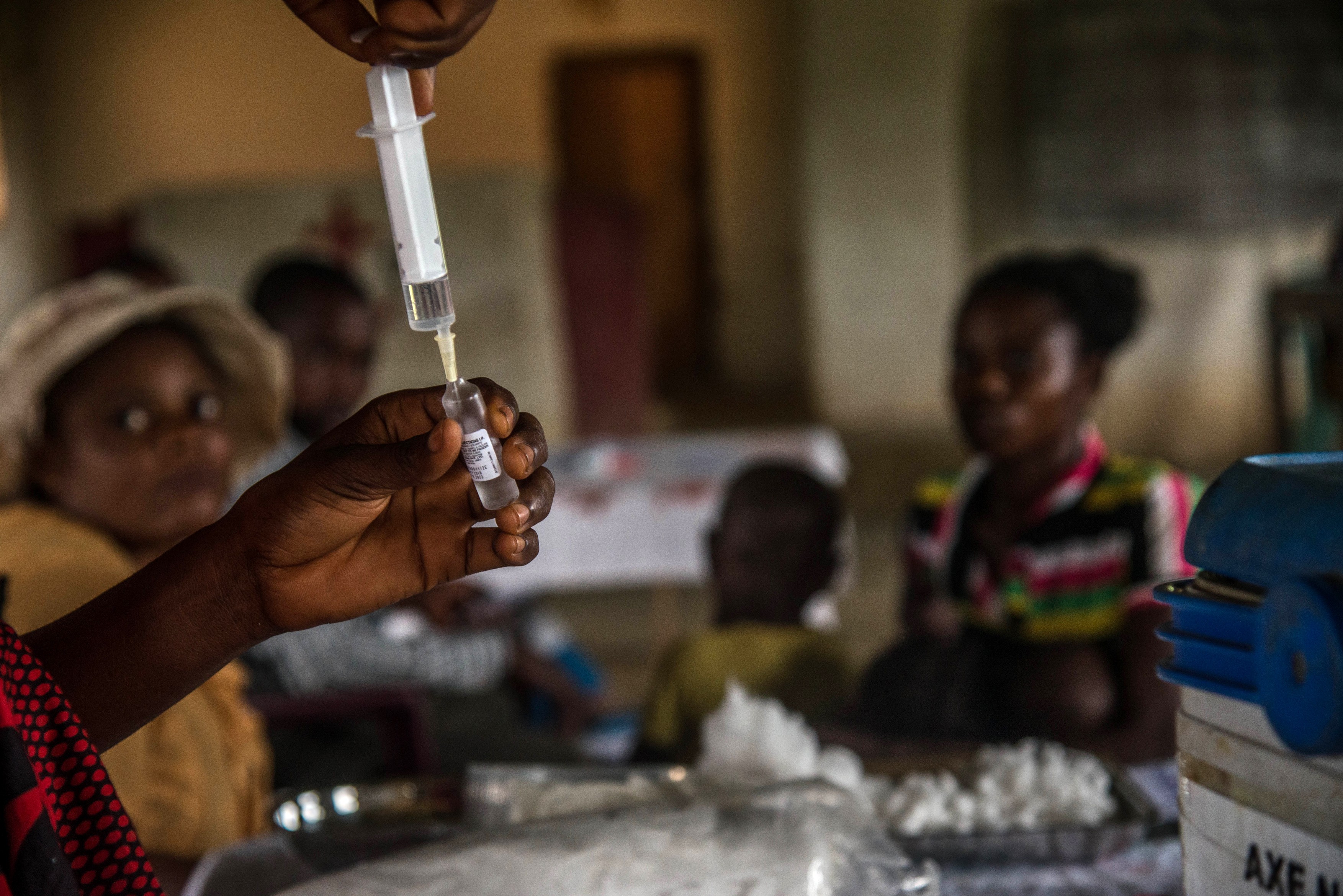 Vaccinul anti-COVID, departe de Africa şi de zonele sărace. Ţara în care au ajuns doar 25 de vaccinuri