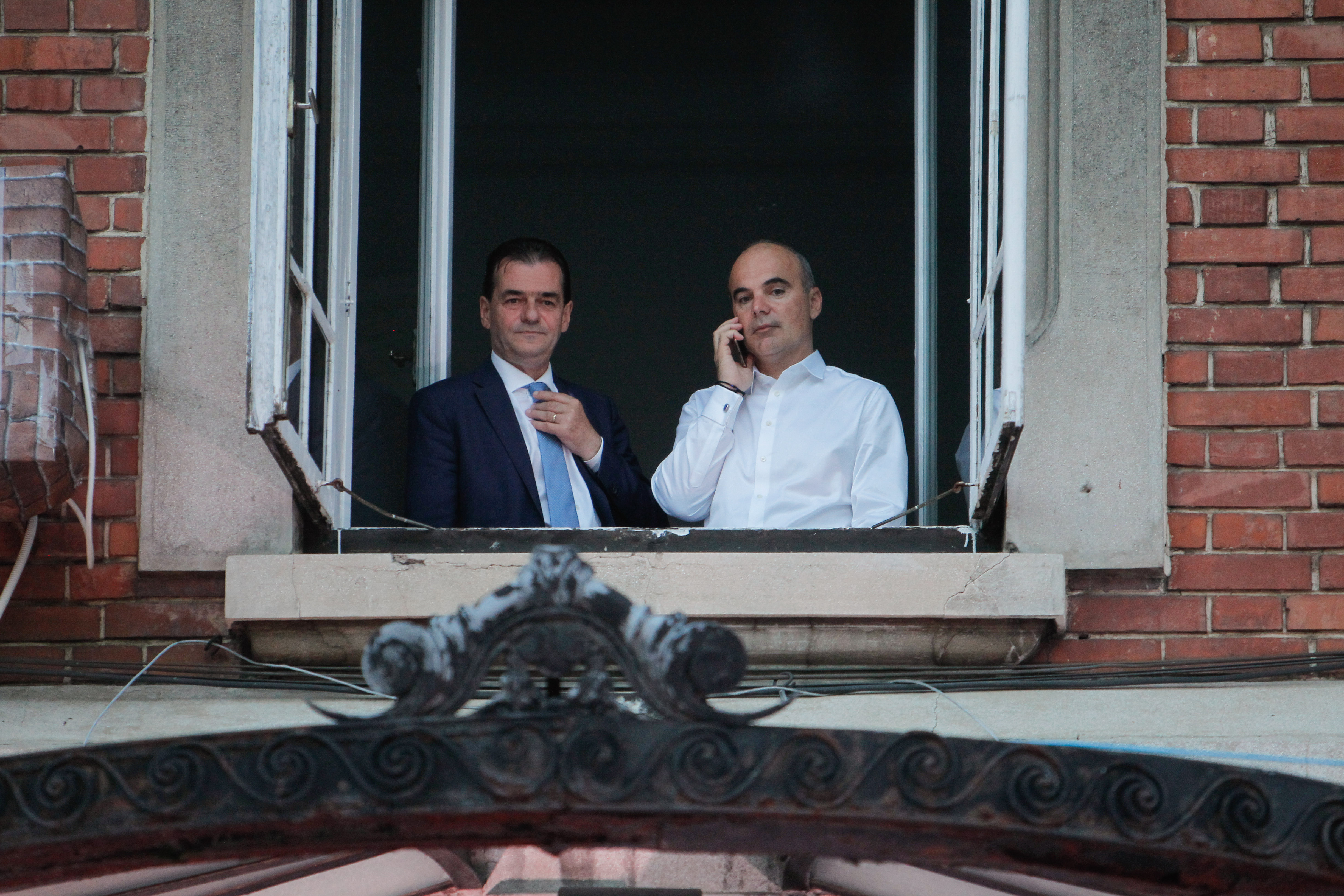 Harta PNL, ruptă în două: pro și anti Orban. Ce șanse au „reformiștii” să îl lase pe Ludovic Orban fără putere