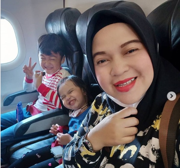 Mărturii dramatice despre pasagerii avionului prăbușit în Indonezia. O familie urma să plece cu alt zbor dar și-a reprogramat cursa
