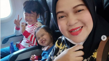 familie in avionul prabusit in indonezia