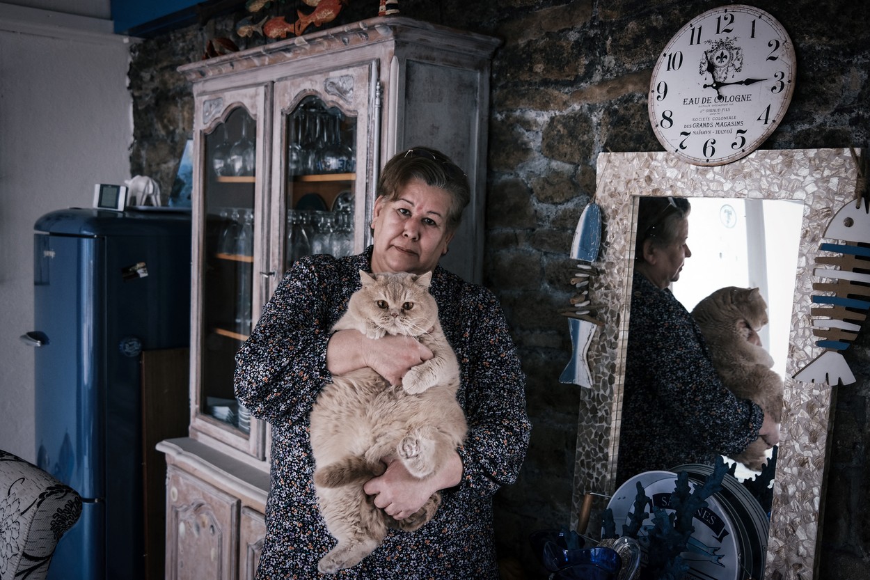 O femeie încearcă de 3 ani să convingă autoritățile că este în viață, după ce un fost angajat a mințit spunând că a murit
