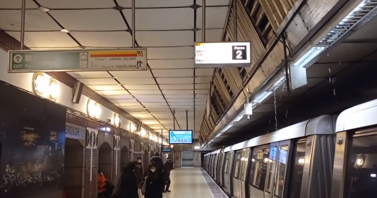 Incident la metroul Bucureşti: Din tavanul staţiei Eroilor a curs apă ...