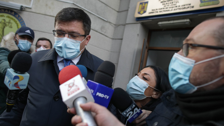 Klaus Iohannis, despre cazul Costel Alexe: Persoanele urmărite penal n-au ce căuta în funcții publice