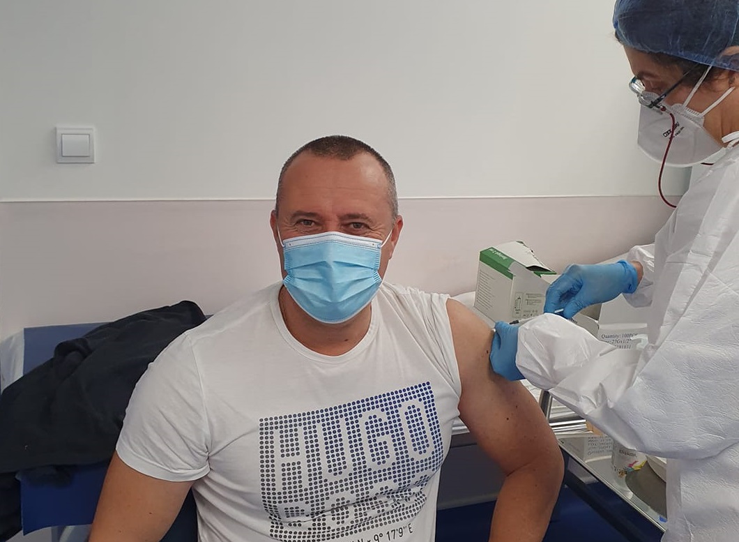 Un primar din Călărași a sărit peste rând și s-a vaccinat împotriva COVID în etapa dedicată medicilor