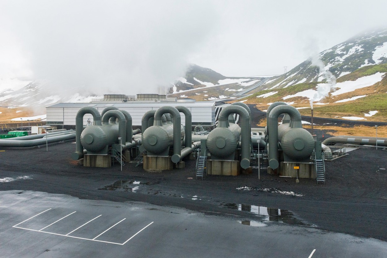 Islanda, țara „minunilor”: Cum funcționează mașinăria care aspiră dioxidul de carbon și-l transformă în piatră
