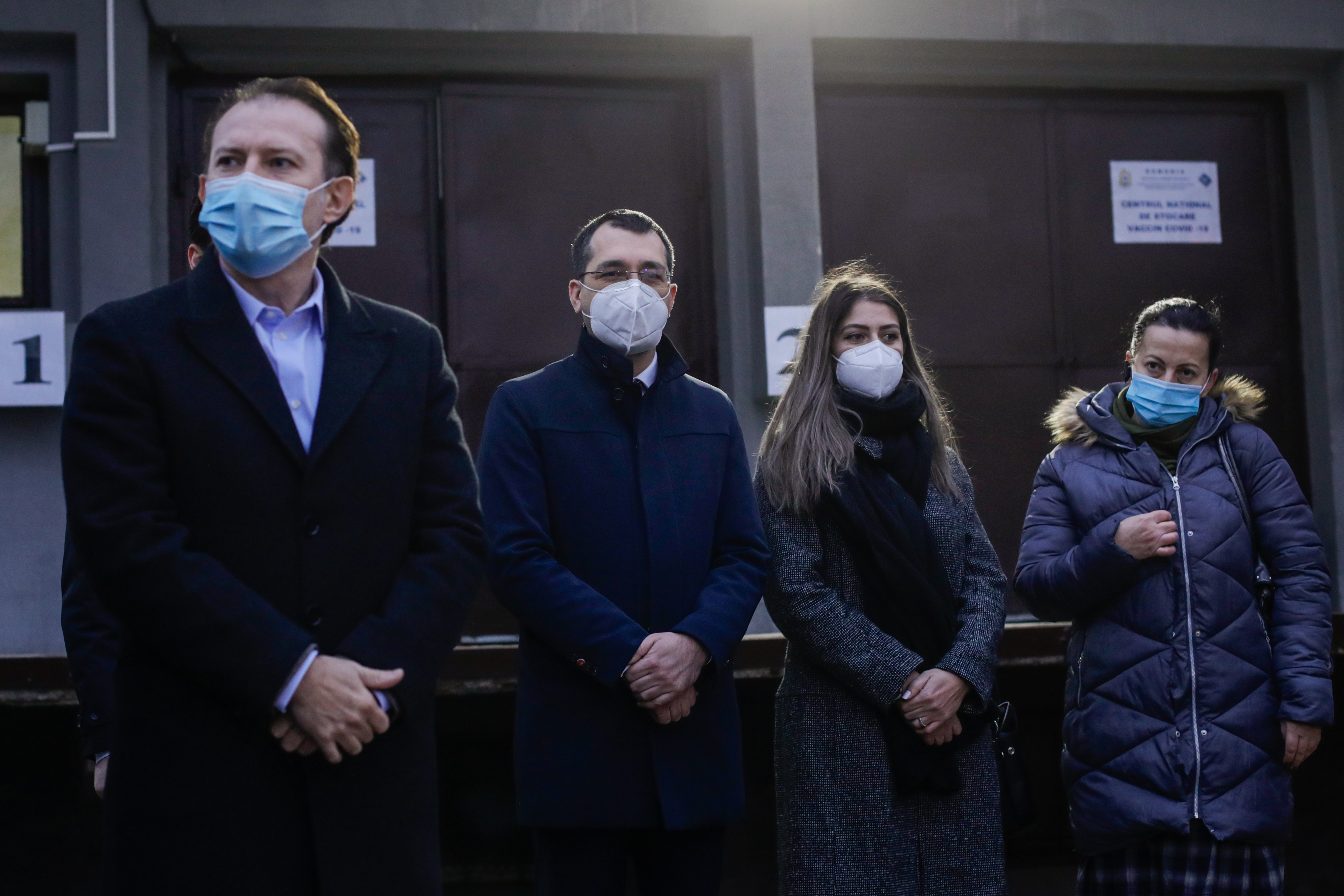 Cu doar 48 de ore înainte de etapa a doua de vaccinare, Guvernul amână OUG necesară pentru dotarea centrelor și plata personalului