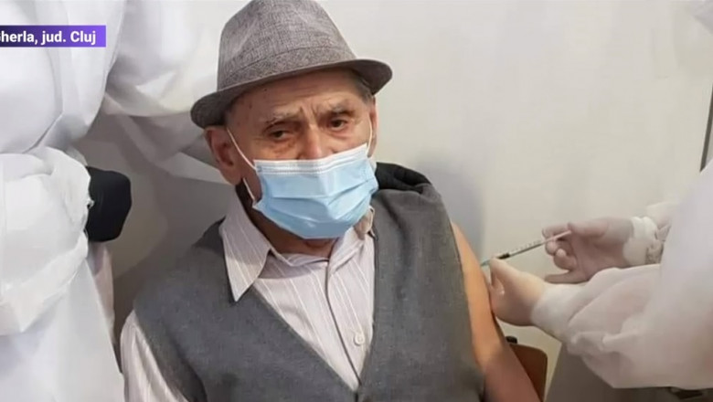 La 105 ani, Iosif Rusu, decanul de vârstă din Ardeal, s-a vaccinat anti-COVID