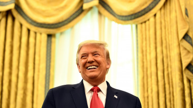 Donald Trump râzând