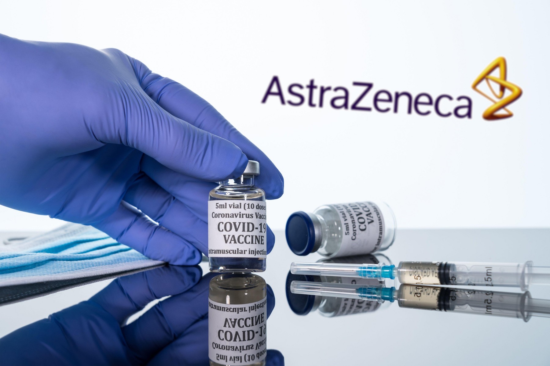 Au început programările pentru vaccinul AstraZeneca. Imunizarea se face în 180 de cabinete din țară