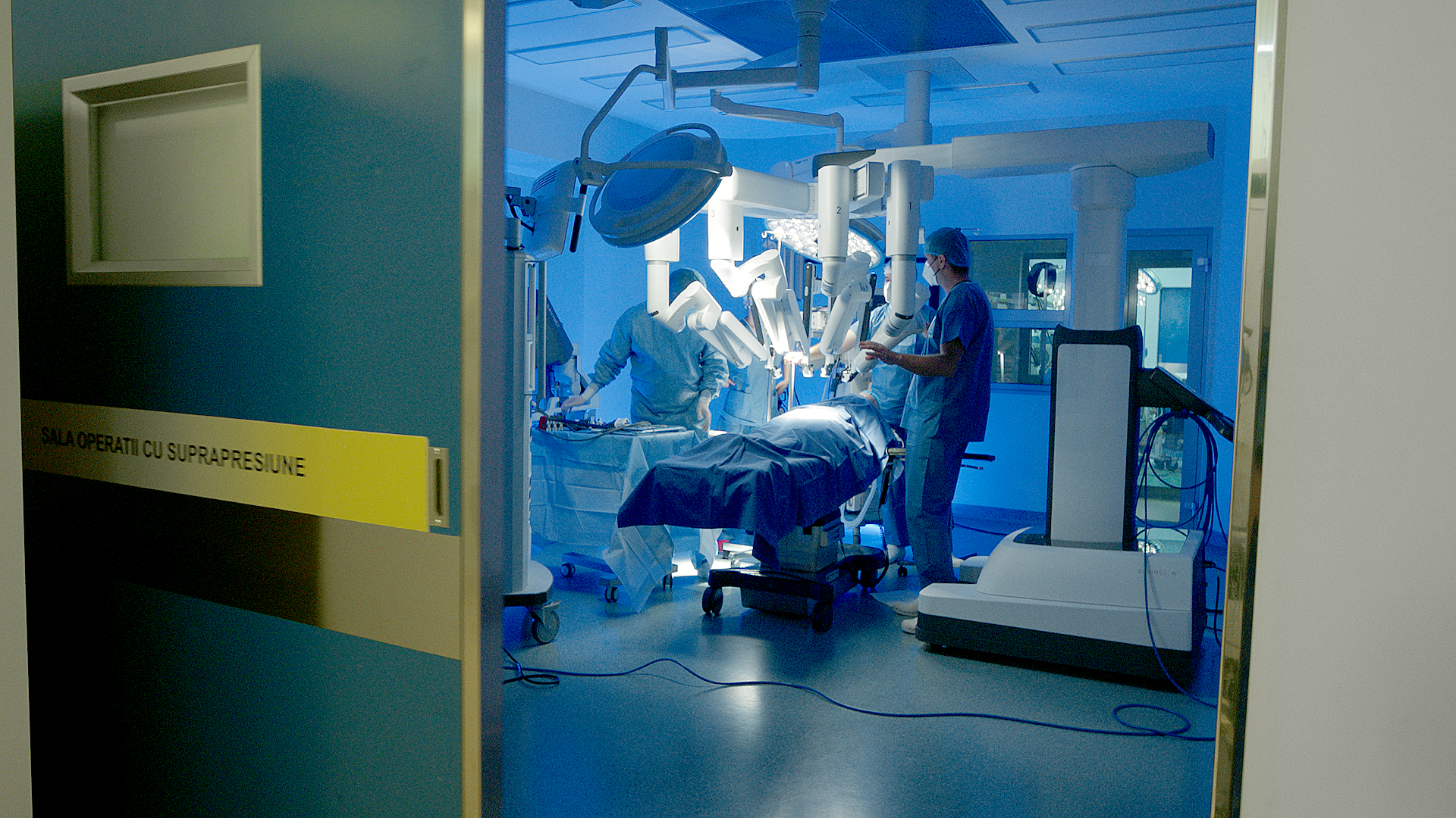 Chirurgia robotică este chirurgie minim invazivă la superlativ