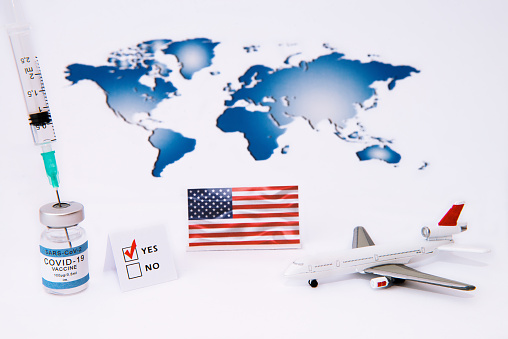 Cum a aparut „turismul cu vaccin”. Cat costa o excursie Mumbai-New York cu vaccin inclus
