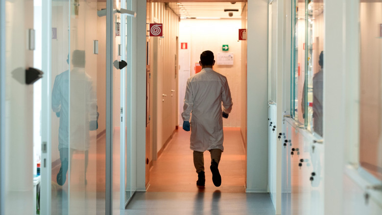 medic pe holul unui spital din italia