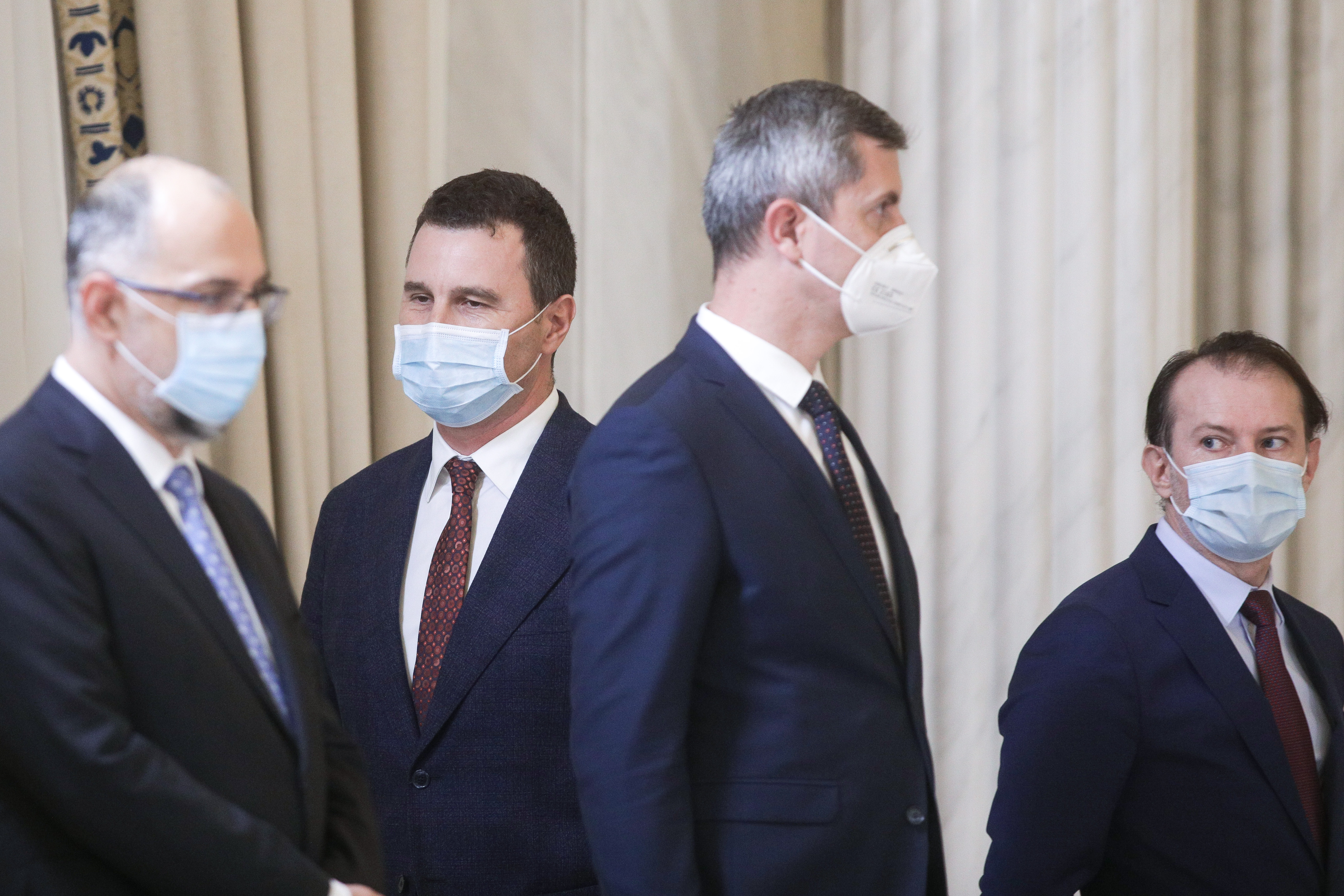 Surse: Bugetul pentru 2021 bate pasul pe loc: „Fiecare trage pentru primarii lui, ministerele lui și nu sunt bani”