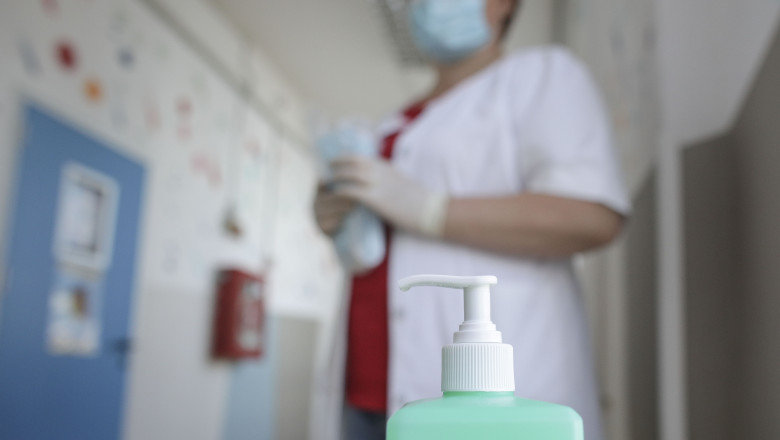 Elevii care revin în școli vor trece prin triaj epidemiologic înaintea cursurilor