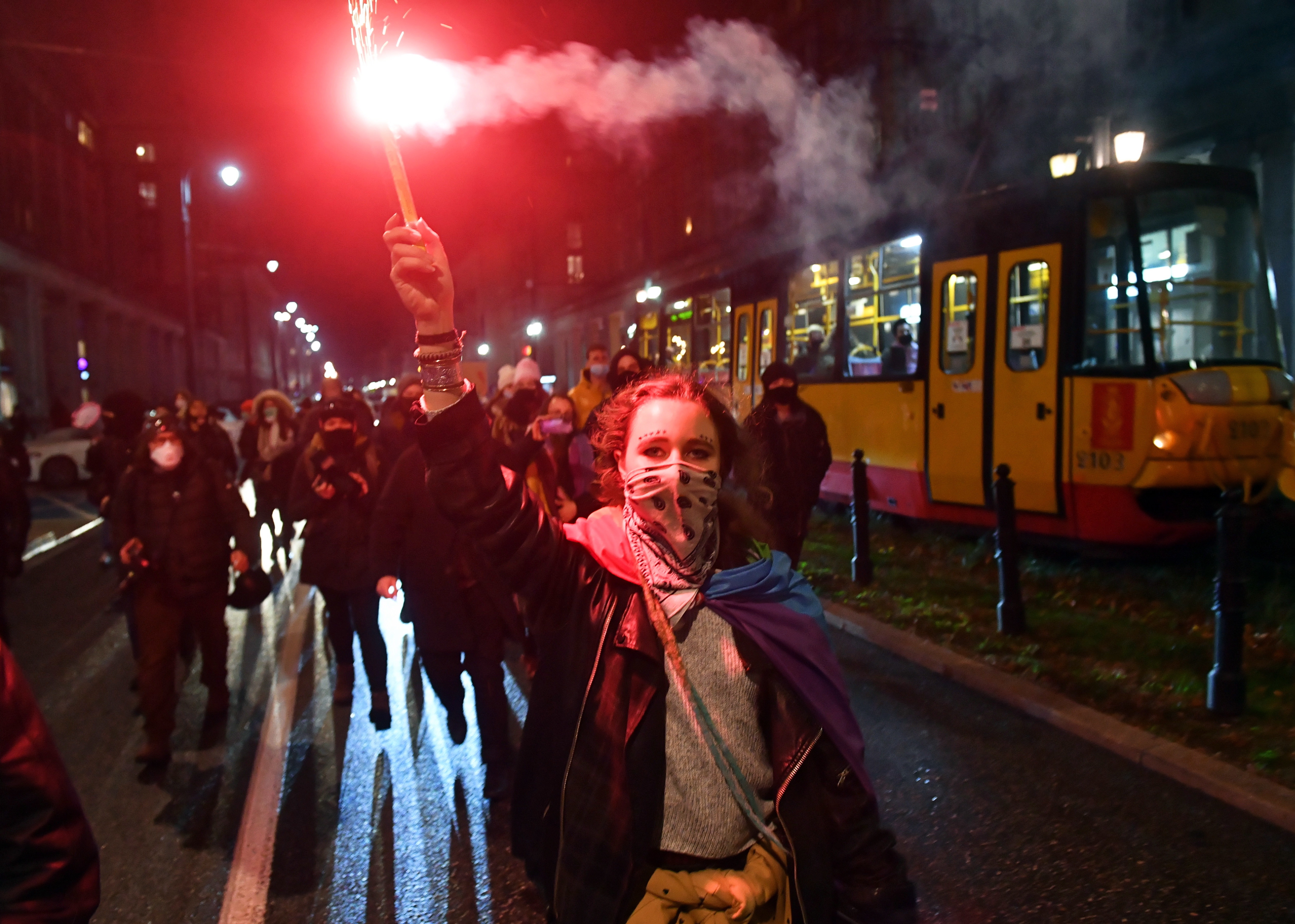 Proteste în mai multe orașe din Polonia după decizia privind interzicerea avortului