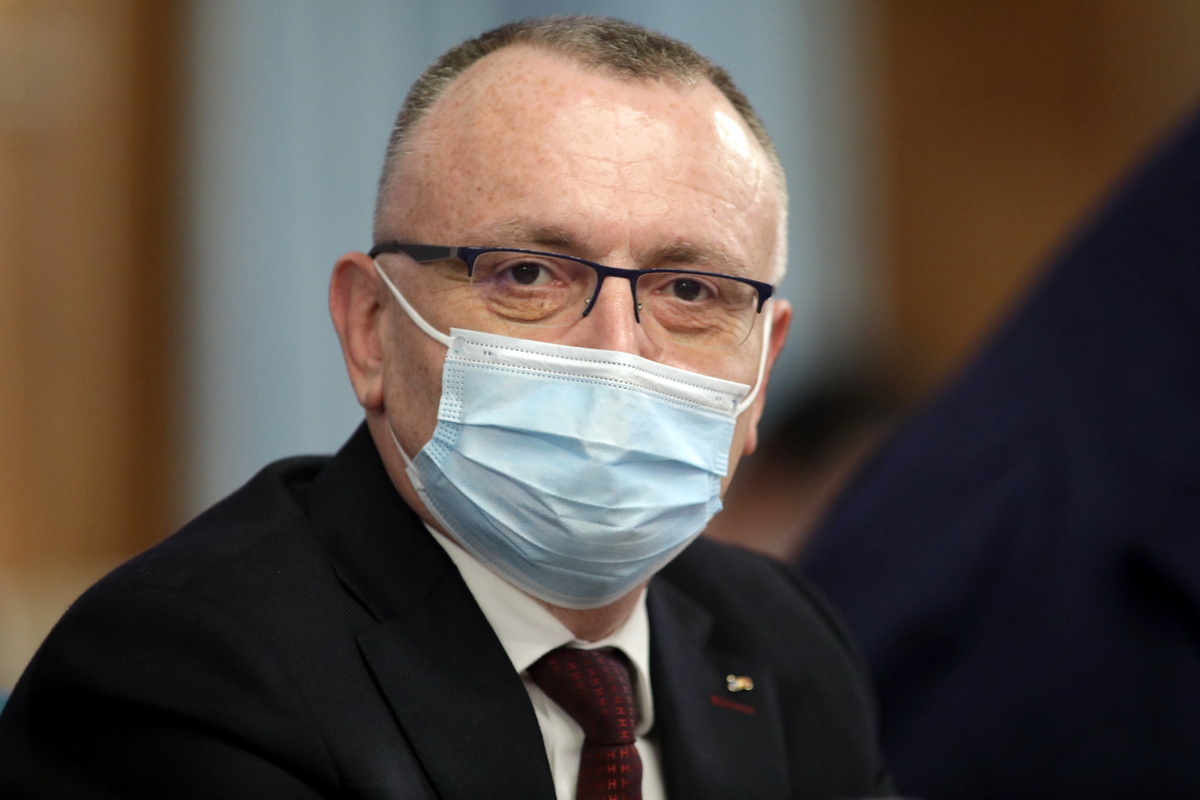 Sorin Cîmpeanu: Personalul din învățământ va avea o linie dedicată pentru vaccinarea împotriva COVID-19