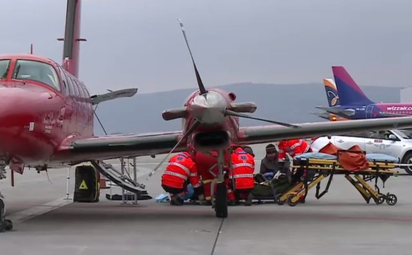 Avionul care transporta în Belgia pacientul cu arsuri grave s-a defectat și s-a întors din drum. Pacientul, adus la Spitalul Floreasca
