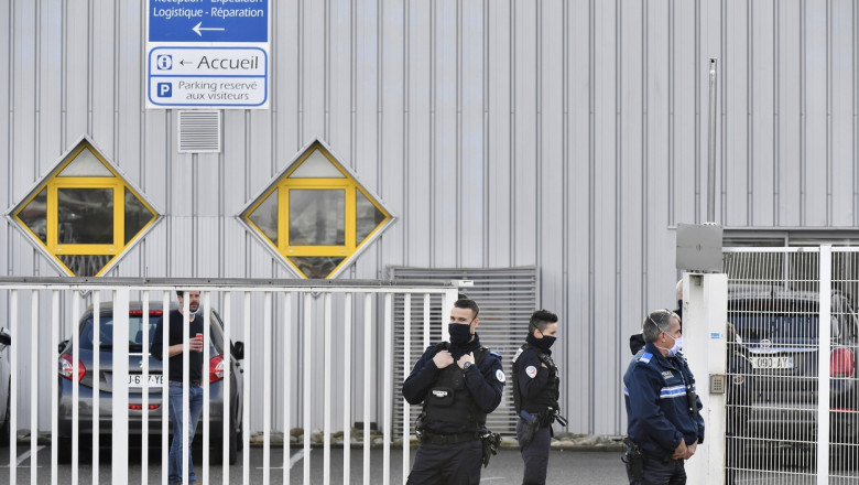 politisti francezi in fata companiei FAUN, in ancheta legata de crimele de la resurse umane