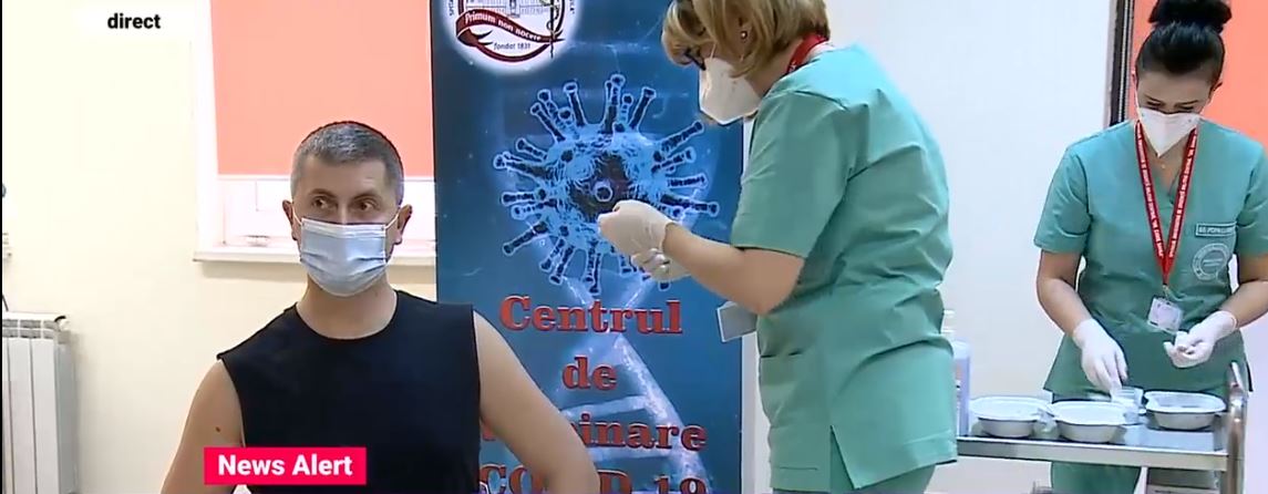 Membrii Guvernului, vaccinați împotriva Covid-19 la Spitalul Militar din Capitală