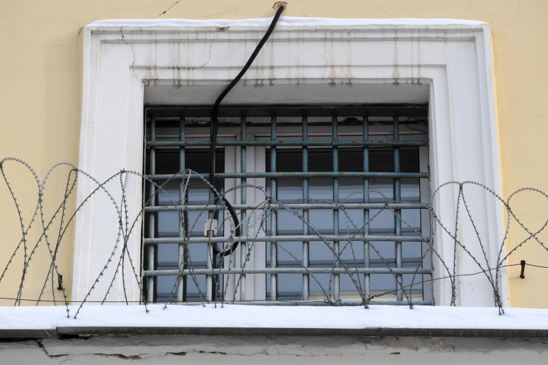 fereastră cu gratii de la închisoarea „Tăcerea Marinarului” din Moscova, unde a fost închis Alexei Navalnîi