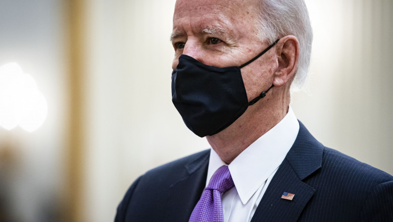 Președintele american Joe Biden poarta masca de protectie